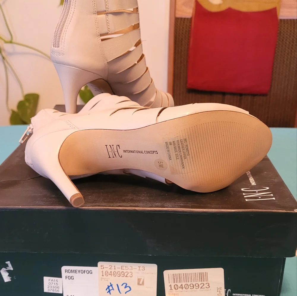 International Concepts Heels - Picture 4 of 4